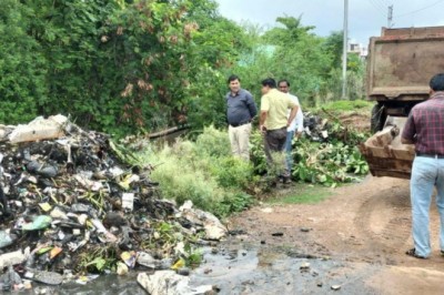 अच्छी निकासी व्यवस्था के लिए शंकर नाला,केलाबाड़ी,कसारीडीह,पोटिया, समेत अन्य नालाओ व नालियों से निकाल रहे है कचरा,सफाई अभियान में पूर्णता की ओर: