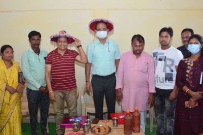 अंजोरा गौठान को प्रदेश का सबसे अच्छा गौठान बनाने के लिए समूह की महिलाओं ने मिलकर की मेहनत