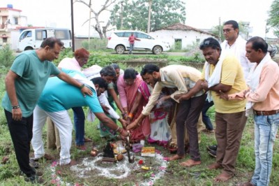 महापौर ने किया वार्ड नं. 15 मेें उद्यान एवं शेड निर्माण का भूमि पूजन: