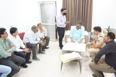 यातायात व्यवस्था सुदृढ़ बनाने महापौर नीरज पाल ने फ्लाईओवर का किया निरीक्षण, यातायात विभाग के डीएसपी एवं निगम के मुख्यअभियंता लेवल के अधिकारी रहे मौजूद
