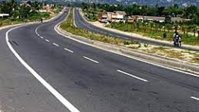 बस्तर की बदली तस्वीर, आठ सालों में 1600 किमी सड़क का हुआ निर्माण…