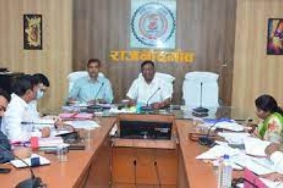 शिक्षा गुणवत्ता बढ़ाने कलेक्टर ने अधिकारियों को सौपी जिम्मेदारी