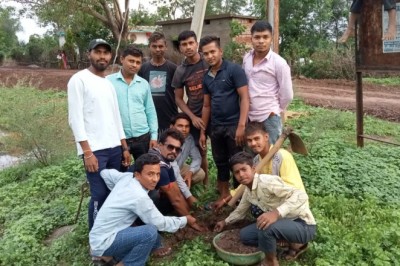 छुईखदान: ग्राम पंचायत भोरमपुर के आश्रित ग्राम महाराटोला में युवा मितान क्लब द्वारा किया गया वृक्षारोपण