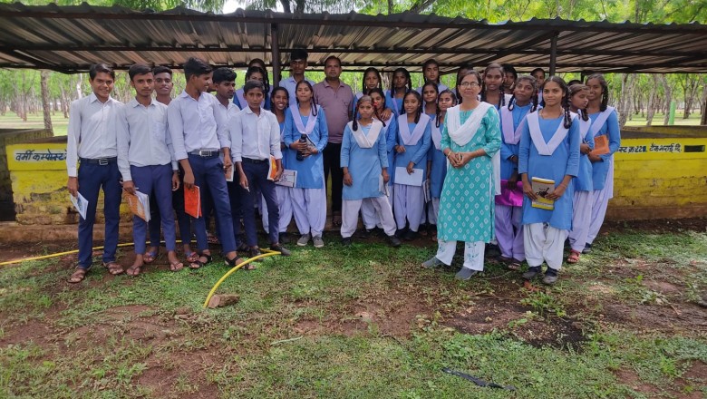 धमधा ग्राम लिटिया के हाई स्कूल के बच्चे पहुचे शासन की महत्वपूर्ण योजना की जानकारी लेने
