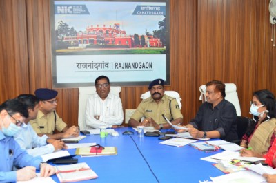 कलेक्टर एवं पुलिस अधीक्षक ने विडियो कान्फ्रेंसिंग के माध्यम से कानून एवं व्यवस्था के संबंध में एसडीएम, एसडीओपी एवं थाना प्रभारी की ली बैठक