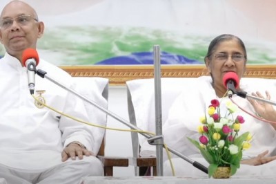 प्रजापिता ब्रह्माकुमारी ईश्वरीय विश्व विद्यालय  सेक्टर 7, राजयोग भवन, भिलाई(छत्तीसगढ़)