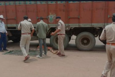 नेहरू नगर चौक में दर्दनाक हादसा-ट्रक ने एक्टिवा सवार दो व्यक्ति को चपेट में लिया एक की ऑन द स्पॉट मौत मॉल जाने के लिए निकले थे दोनों युवक