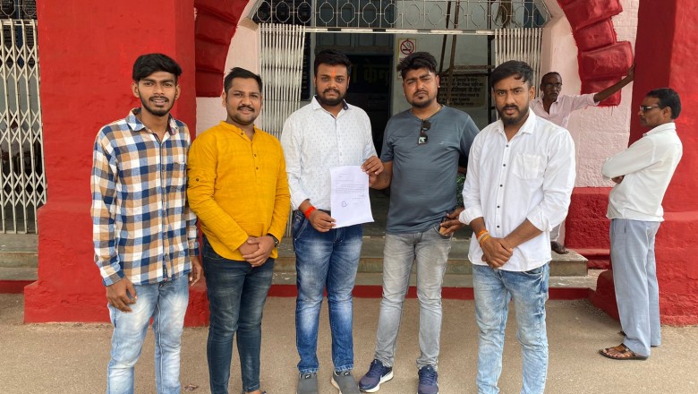 भारतीय जनता युवा मोर्चा के कार्यकर्ताओं ने जिलाधीश से शिवनाथ नदी ओवर ब्रिज में कैमरा लगाने की मांग
