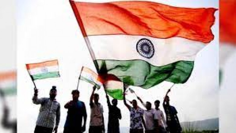जिले के 4 लाख घरों में शान से लहराएगा तिरंगा - हर घर में तिरंगा फहराए जाने के लिए व्यवस्था सर्वाेच्च प्राथमिकता से करें - कलेक्टर