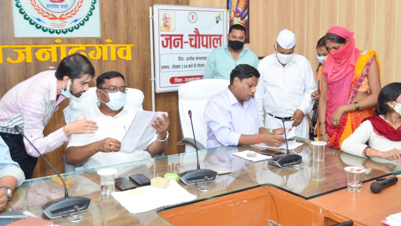 जनचौपाल में अपनी समस्याओं के निजात की आस में उमड़ी जनसामान्य की भीड़
