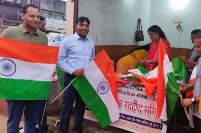 हर घर तिरंगा अभियान: घर-घर फहरेंगे महिला समूहों के बनाए गए तिरंगे