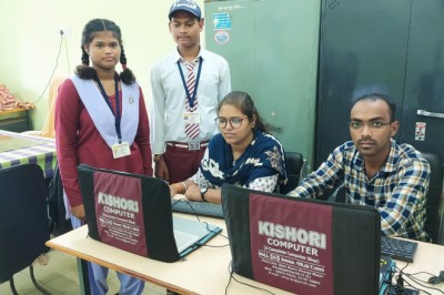आयोजन : स्कूलों में आयुष्मान कार्ड बनाने शिविर का आयोजन ; तृतीय चरण