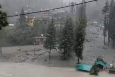 हिमाचल में बाढ़ ने छीनी 4 जिंदगी, 15 से ज्यादा लोग लापता, सर्चिंग जारी