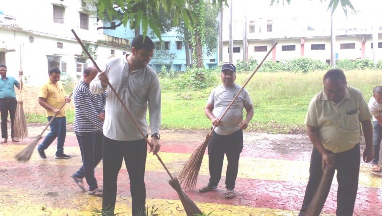 कलेक्टर की उपस्थिति में नगर निगम में चला स्वच्छता अभियान