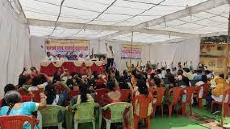 काम बंद  कलम बंद :छत्तीसगढ़ के सभी कर्मचारी हड़ताल पर बैठे सीएम भूपेश बघेल जी के विरुद्ध