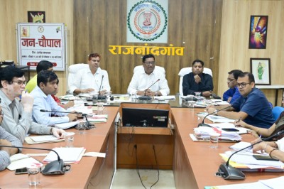 जनसामान्य की आय बढ़ाने की दिशा में कार्य करें - कलेक्टर