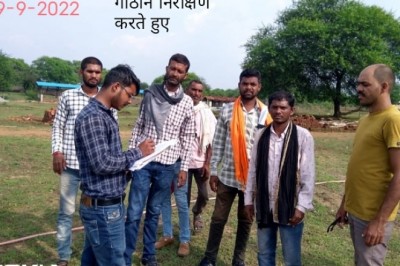 कलेक्टर के आदेश पर राजनीतिकरण, ग्राम आसरा में नियुक्त निरीक्षण अधिकारी शर्मा की जगह पहुंचा साहू