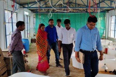 कलेक्टर मोहला-मानपुर-अंबागढ़ चौकी  एस. जयवर्धन ने मानपुर विकासखंड के ग्राम भर्रीटोला के शासकीय आदिवासी कन्या आश्रम का किया निरीक्षण