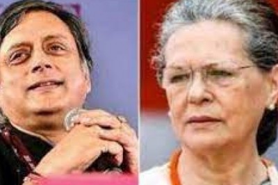 कांग्रेस अध्यक्ष पद का चुनाव लड़ने थरूर को सोनिया की हरी झंडी