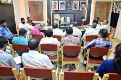 महापौर ने ली विभाग प्रमुखों की बैठक, बजट प्रावधानांे के प्रगति की ली जानकारी