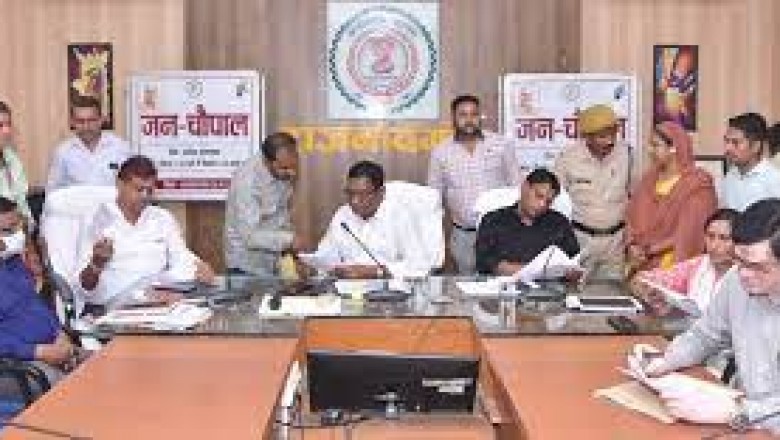 शासन की फ्लैगशिप योजनाओं को प्रभावी क्रियान्वयन के लिए कार्य करें - कलेक्टर