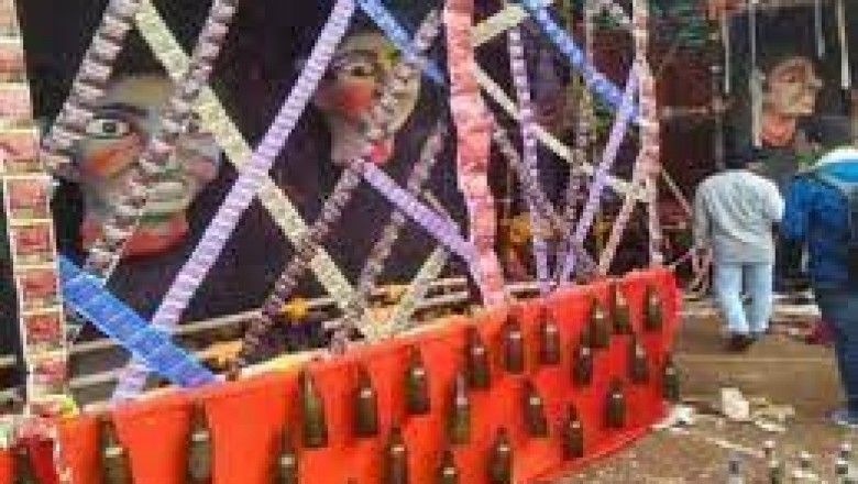 दुर्ग : शान दार प्रदर्शन ,शराब की बोतलों, गुटखा पैकेट से बनाया दुर्गा पंडाल