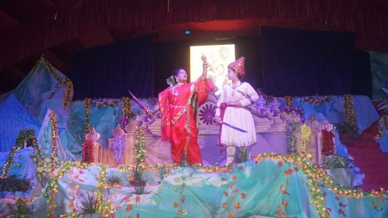 नारी शक्ति की गाथा बया करती चैतन्य देवीयों की झांकी ...