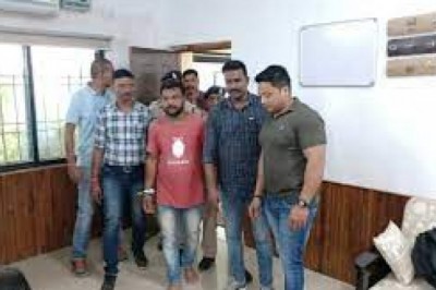 पति को पहले मारा, फिर महिला से जंगल में किया कुकर्म, पेड़ पर टांग दी नग्न लाश