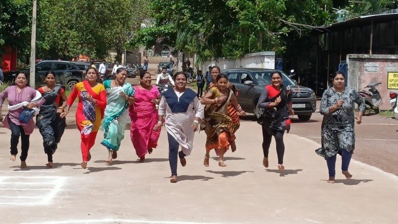 -छत्तीसगढ़िया ओलंपिक में घरेलू महिलाओं ने साड़ी पहनकर कबड्डी खेली और लगाई दौड़:
