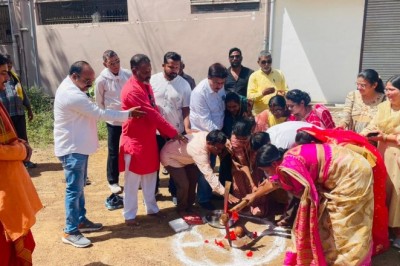 महापौर ने किया वार्ड नं. 15 मेें उद्यान निर्माण एवं सौदर्यीकरण कार्य का भूमि पूजन :