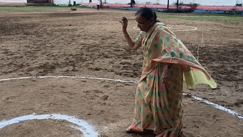 80 वर्ष वृद्ध महिला ने भवँरा चलाकर आजमाए हाथ,तो वही महिलाओं ने खेला फुगड़ी: