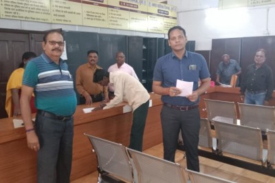 आयुक्त लोकेश चंद्राकार के निर्देश पर उपायुक्त मोहेंद्र साहू ने निगम दफ्तर में दी दबिश, औचक निरीक्षण के दौरान प्लेसमेंट और नियमित 23 कर्मचारी रहें नदारद: