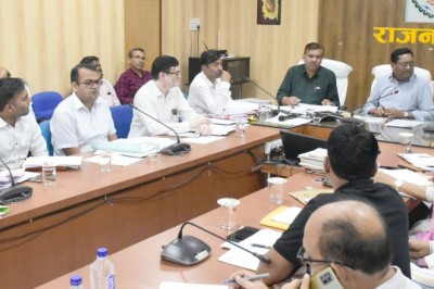 राजस्व से सम्बंधित प्रकरण के निराकरण में दिखे विभाग की सार्थकता, लोगों के लिए बने उदाहरण : कलेक्टर