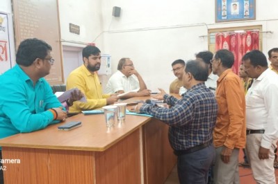 नगर निगम सभागृह में जन चौपाल, प्राप्त आवेदनों का हुआ निराकरण :