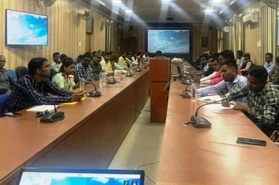 कलेक्टर ने नागरिकों से आधार डॉक्यूमेंट अपडेट कराने की अपील की :