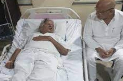 पिता से मिलने अस्पताल पहुंचे मुख्यमंत्री भूपेश बघेल :