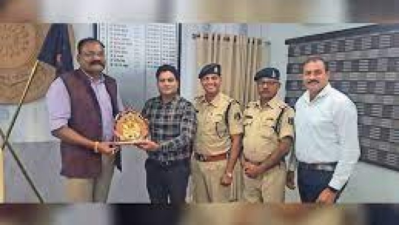 पुलिस विभाग की प्रदर्शनी ,स्टॉल में प्रथम स्थान पर रही :