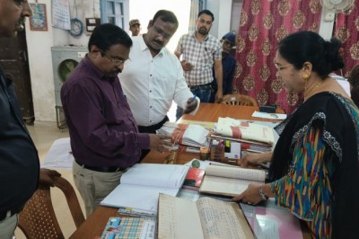 संभागायुक्त  कावरे ने किया राजनांदगांव जिला का औचक निरीक्षण :