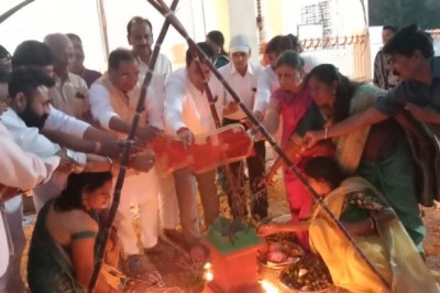 -गन्ने का मंडप सजाकर की पूजा अर्चना,राजीव भवन में महिला कांग्रेस कमेटी ने धूमधाम से किया तुलसी विवाह,विधायक व महापौर हुये शामिल: