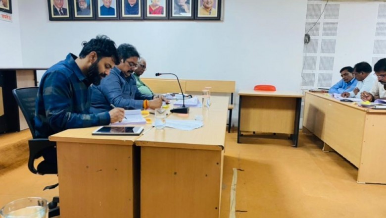 महापौर नीरज पाल एवं निगम आयुक्त रोहित व्यास ने की विभागीय कार्यों की समीक्षा, निर्माण एवं विकास कार्य सहित मूलभूत सुविधाओं पर फोकस करने के दिए निर्देश