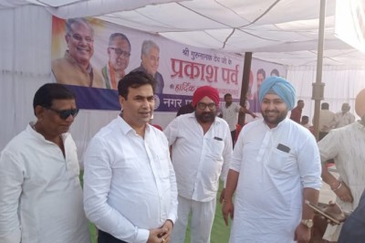 प्रकाश उत्सव पर निकला नगर कीर्तन : शोभायात्रा के साथ-साथ सफाई करते नजर आए  निगम के कामगार  सिक्ख समाज के लोगों ने भी किया पुलिस प्रशासन और सफाई में कामगारों का आभार :