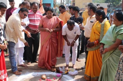 स्टेशन पारा के सामुदायिक भवन में अतिरिक्त कक्ष निर्माण कार्य का महापौर ने किया भूमिपूजन :