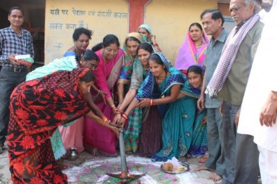 वार्ड नं. 9 में सामुदायिक भवन निर्माण के लिये महापौर ने किया भूमिपूजन :