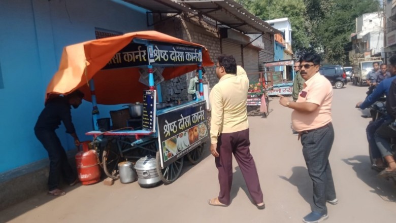 चंडी चौक से लगें सड़क किनारे निगम ने हटाया अतिक्रमण,आम नागरिकों को आवागमन में हो रही थी दिक्कत: