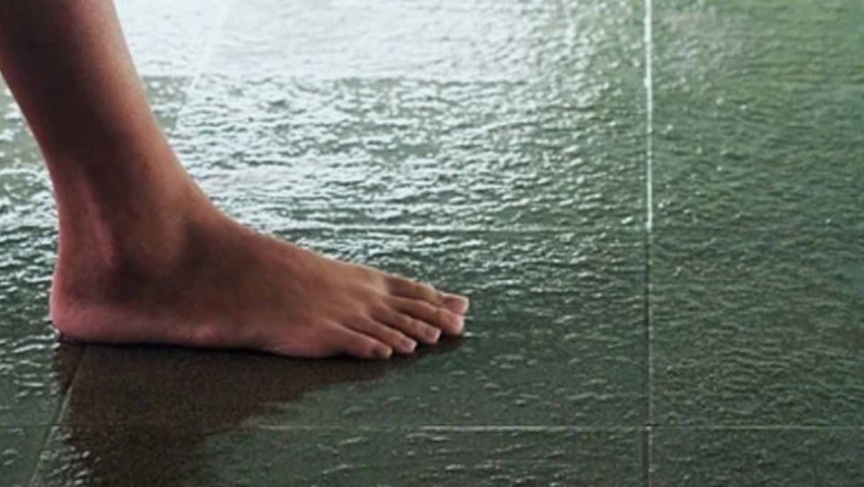 ठंड में Tiles पर चलना होता है मुश्किल, बिना रूम हीटर के अपने कमरे को ऐसे रखें गर्म :