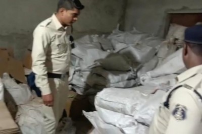 अवैध गुटखा फैक्टरी पर राजनांदगांव पुलिस अधीक्षक के नेतृत्व में पुलिस की संयुक्त टीम  द्वारा बड़ी कार्यवाही।*