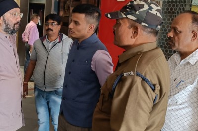 अभिनंदन पैलेस एवं वृंदावन वाटिका का किया निरीक्षण,संपत्ति कर की राशि में भारी अंतर