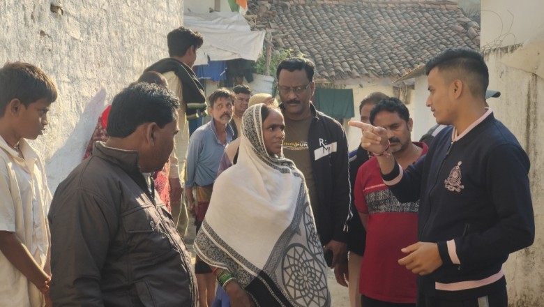 आयुक्त प्रशिक्षु IAS लक्ष्मण तिवारी ने सफाई को लेकर मोहल्ले वासियों से फीडबैक लिया