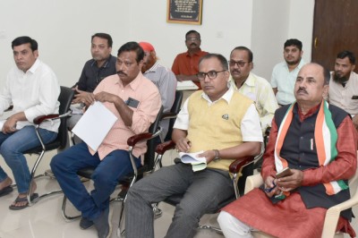 संभागायुक्त ने ली मतदाता सूची अद्यतीकरण के संबंध में राजनीतिक दल के प्रतिनिधियों की बैठक