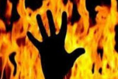 रिटायर्ड थाना प्रभारी  की पत्नी ने लगाई आग